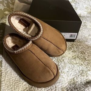 Madhappy x Uggs Tasman slippers